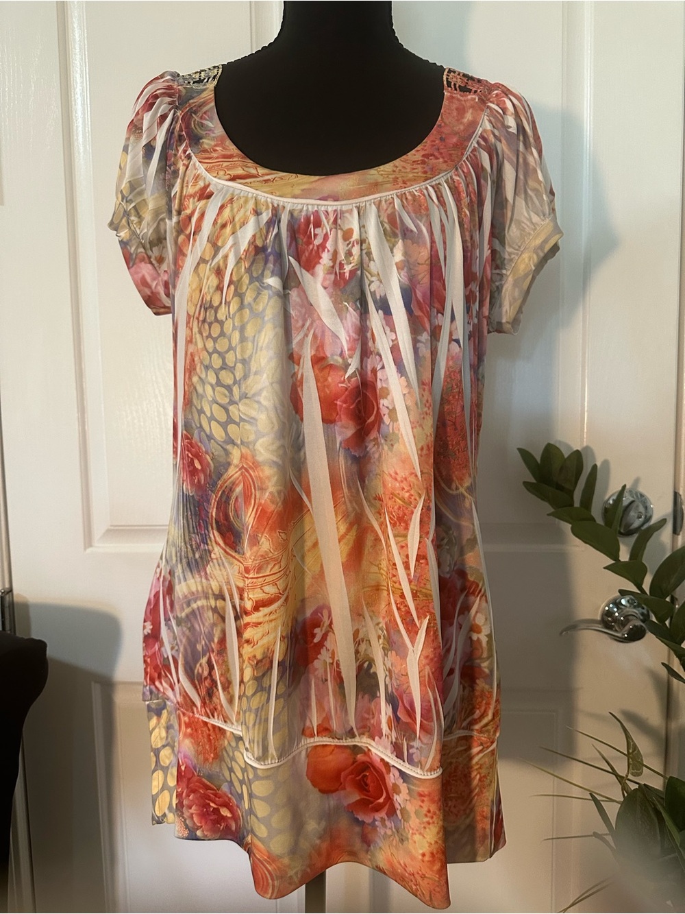Women's Floral Scoop-Neck Tunic Top in Multicolor